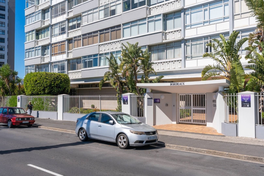 2 Bedroom Property for Sale in Sea Point Western Cape